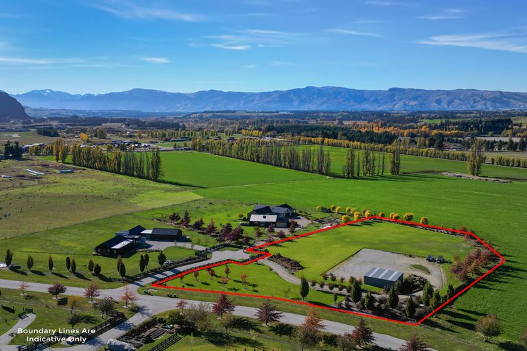Photo of property in 14 Little Orchard Way, Wanaka, 9382