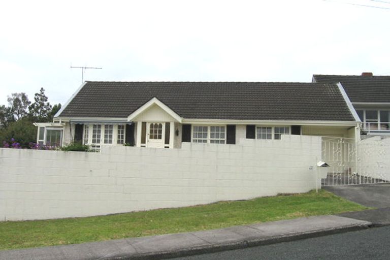 Photo of property in 2/1 Benders Avenue, Hillcrest, Auckland, 0627