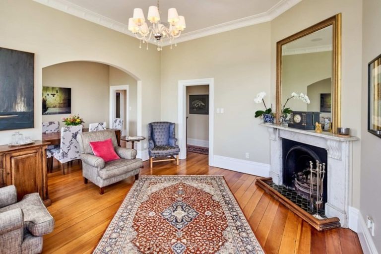 Photo of property in 19 The Crescent, Roseneath, Wellington, 6011