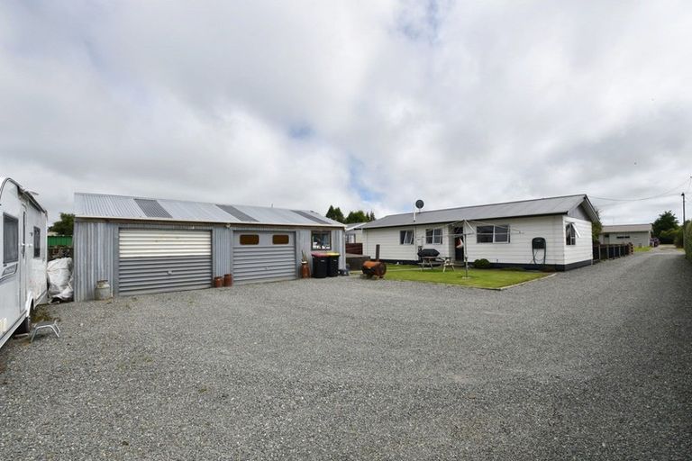 Photo of property in 74 Dalwharn Street, Wallacetown, 9816