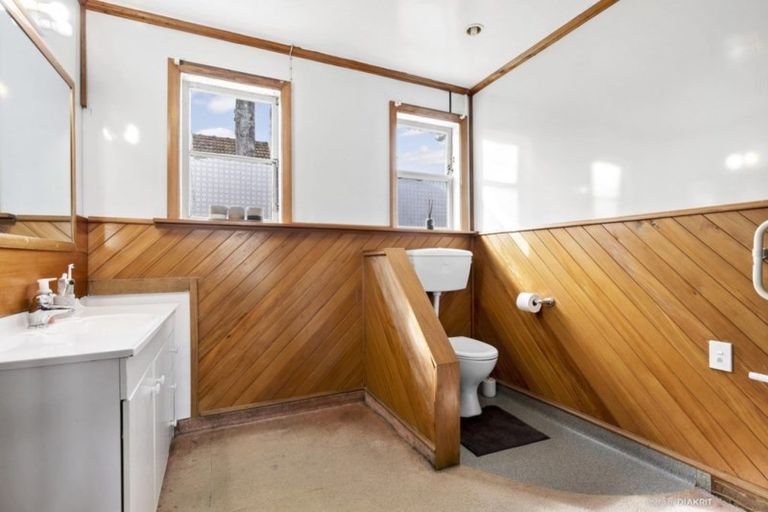 Photo of property in 15a Chapman Crescent, Naenae, Lower Hutt, 5011