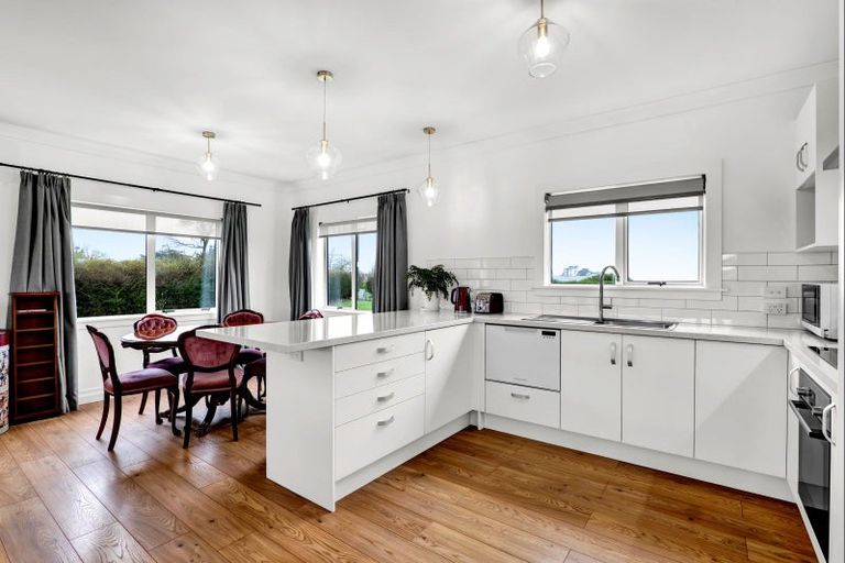 Photo of property in 297 Radnor Road, Midhirst, Stratford, 4394