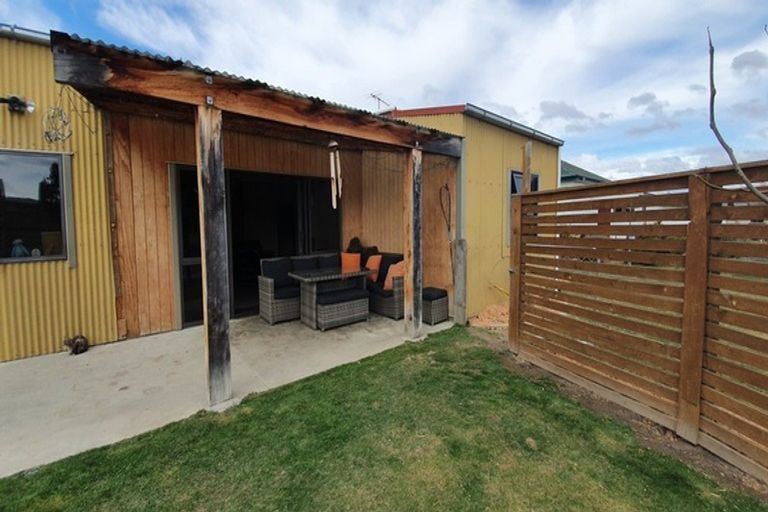 Photo of property in 35 Lauder-omakau Road, Omakau, 9376