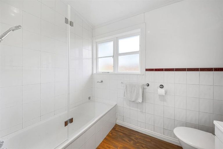 Photo of property in 55 Riverside Drive, Waiuku, 2123