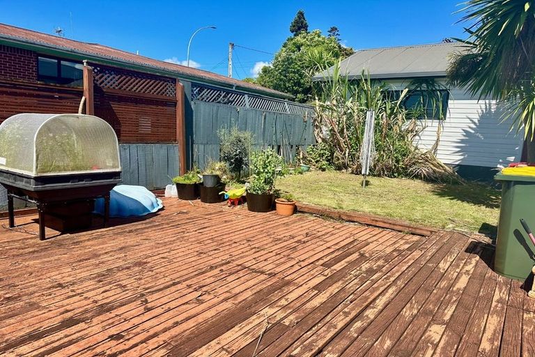 Photo of property in 82 Forest Lake Road, Forest Lake, Hamilton, 3200