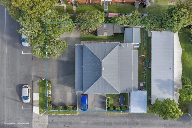 Photo of property in 3 Grey Street, Regent, Whangarei, 0112
