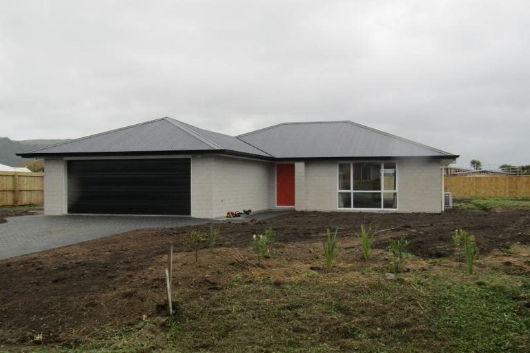 Photo of property in 11 Kahikatea Drive, Kinloch, Taupo, 3377