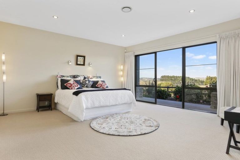 Photo of property in 1304 Old North Road, Helensville, 0875