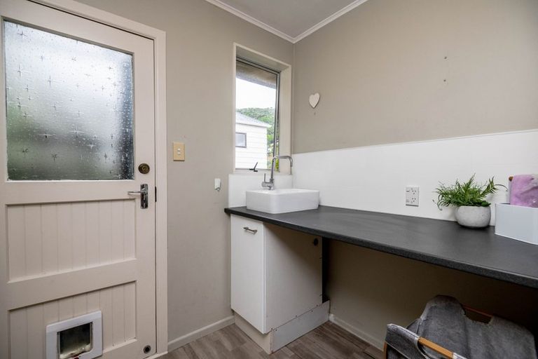 Photo of property in 41 Viewmont Drive, Harbour View, Lower Hutt, 5010