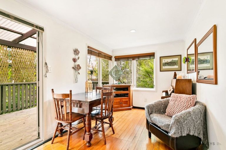 Photo of property in 7 Fairmount Road, Titirangi, Auckland, 0604