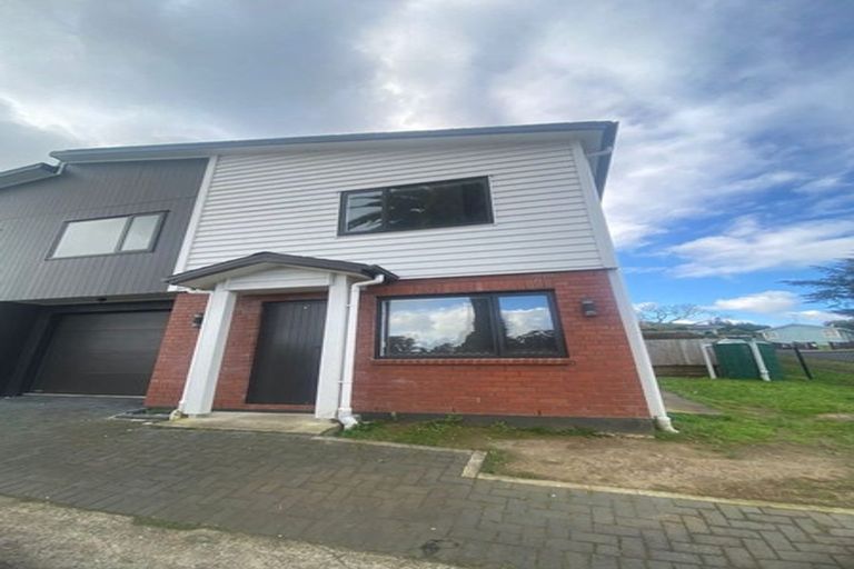 Photo of property in 1 Kendall Court, Wattle Downs, Auckland, 2103