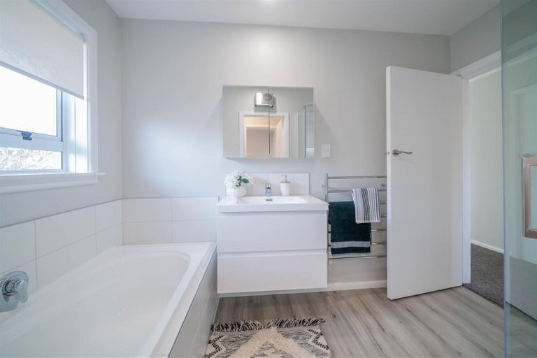 Photo of property in 9 Springbank Street, Bryndwr, Christchurch, 8053