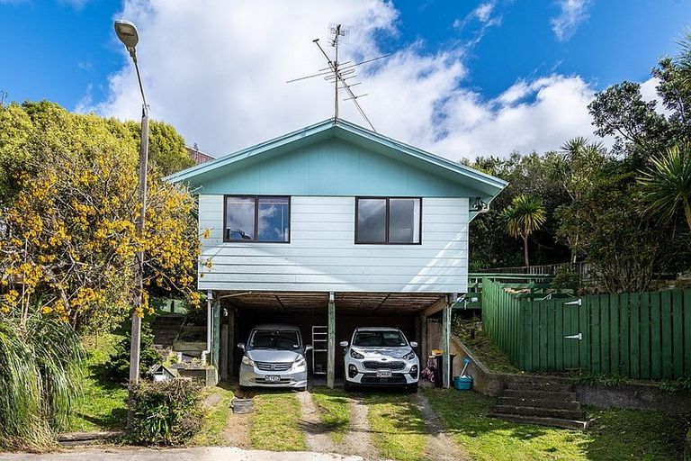 Photo of property in 7 Bushland Grove, Paparangi, Wellington, 6037