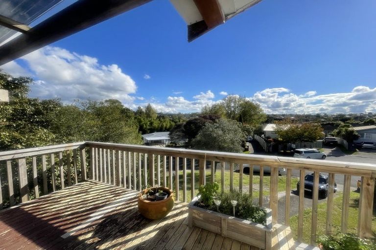 Photo of property in 17 Kelkirk Street, Kelston, Auckland, 0602