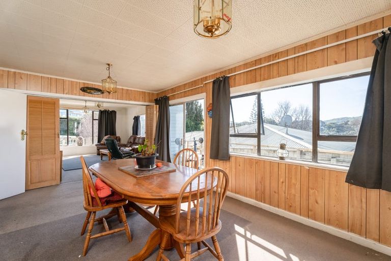 Photo of property in 19 Bayview Road, Paremata, Porirua, 5024