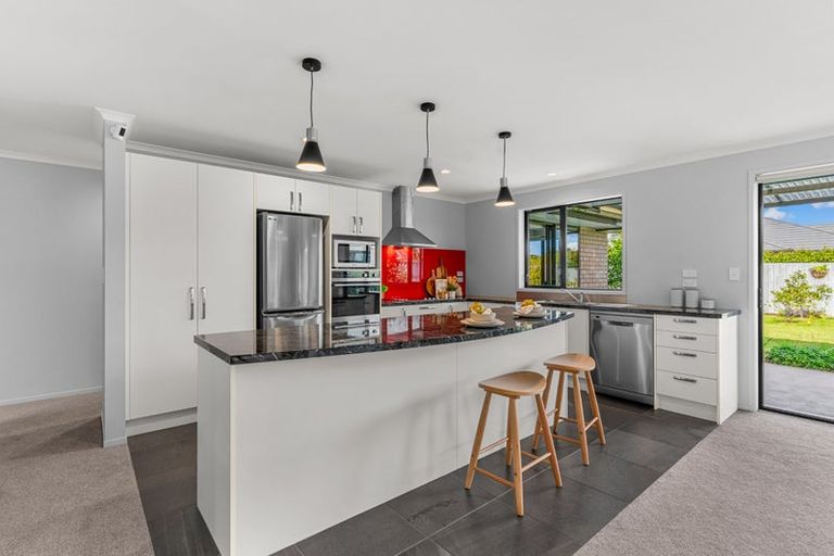 Photo of property in 4 Kowi Lakes Drive, One Tree Point, 0118