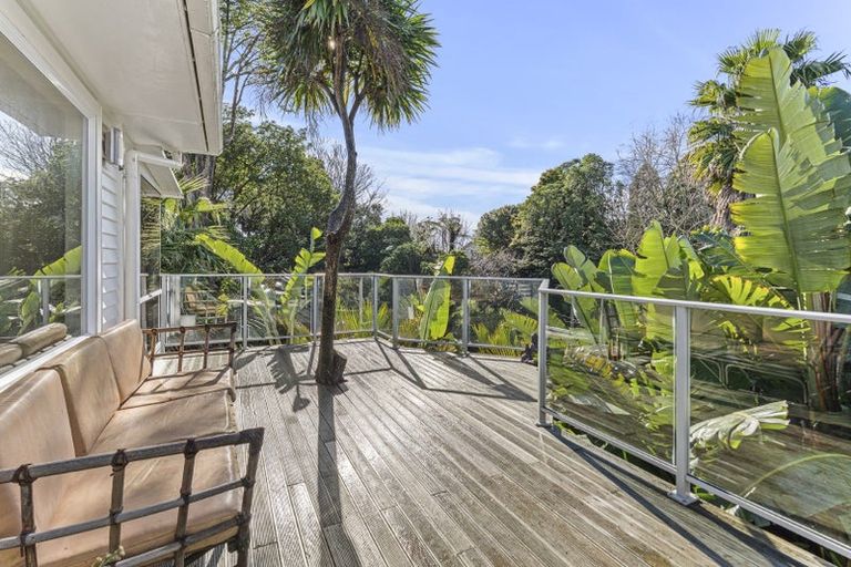 Photo of property in 105 Vivian Street, New Plymouth, 4310