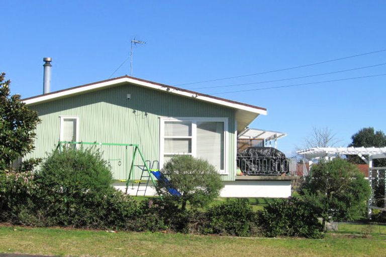 Photo of property in 18 Halberg Street, Papakura, 2110