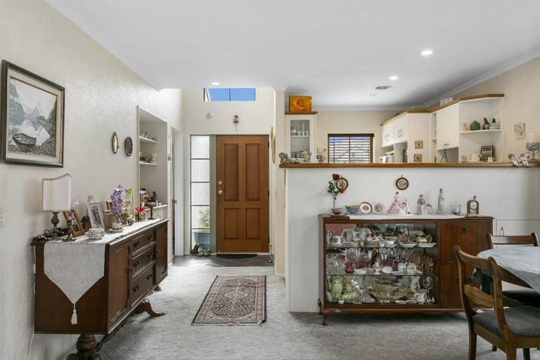 Photo of property in 10 Lakeridge Close, Rangatira Park, Taupo, 3330