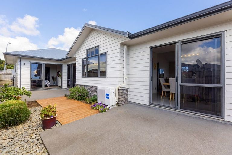 Photo of property in 48 Karamea Street, Whalers Gate, New Plymouth, 4310
