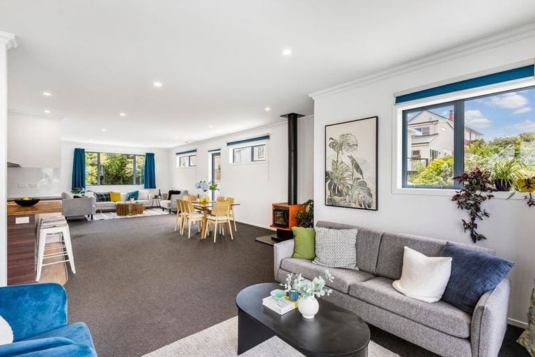 Photo of property in 32 Mandalay Terrace, Khandallah, Wellington, 6035