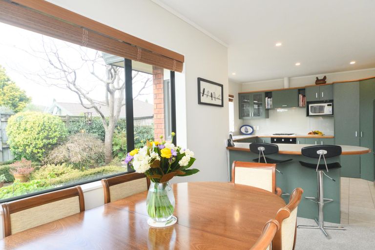 Photo of property in 4 Mckenzie Court, Terrace End, Palmerston North, 4410