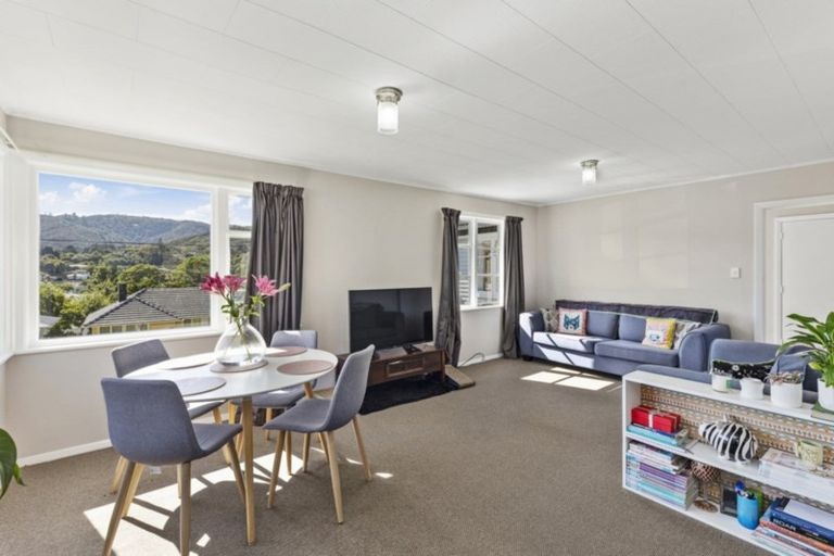 Photo of property in 37 Logie Street, Stokes Valley, Lower Hutt, 5019