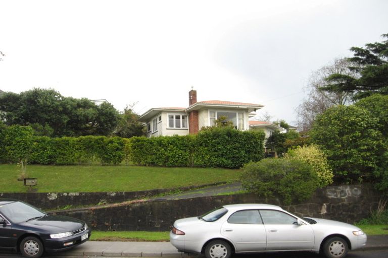 Photo of property in 18 Glenfern Road, Mellons Bay, Auckland, 2014