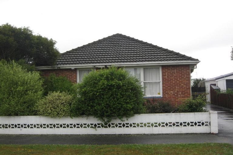 Photo of property in 2 Halberg Street, Dallington, Christchurch, 8061