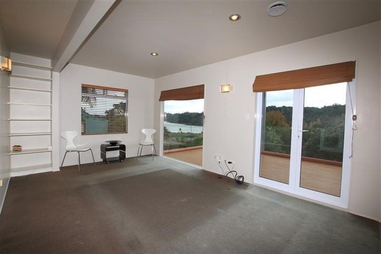 Photo of property in 55 Pemberton Avenue, Bayview, Auckland, 0629