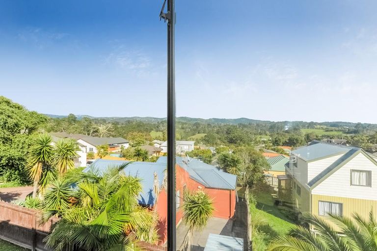 Photo of property in 13 View Ridge Drive, Ranui, Auckland, 0612
