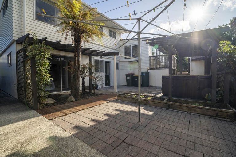 Photo of property in 4 Halswater Drive, Churton Park, Wellington, 6037