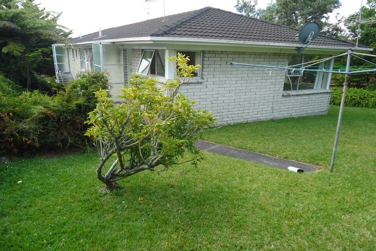 Photo of property in 2/95 Archers Road, Hillcrest, Auckland, 0629