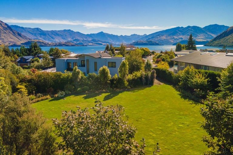 Photo of property in 10 Penrith Park Drive, Wanaka, 9305