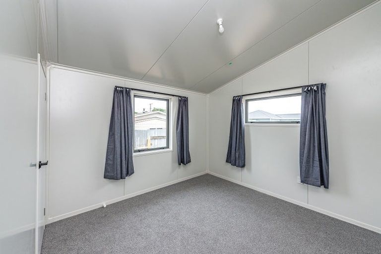 Photo of property in 19 Karewa Street, Castlecliff, Wanganui, 4501