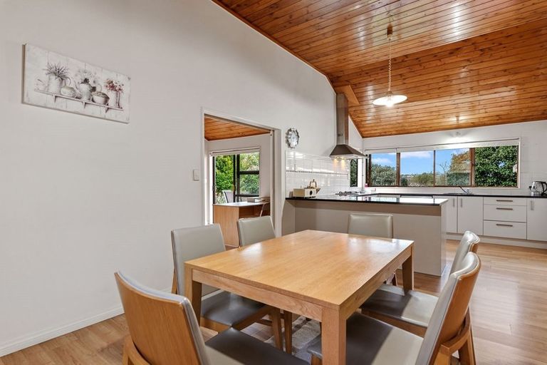 Photo of property in 29 Kennedy Avenue, Forrest Hill, Auckland, 0620