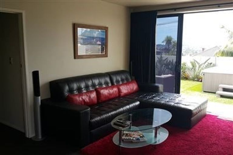 Photo of property in 1/2 Beatrice Avenue, Hillcrest, Auckland, 0627