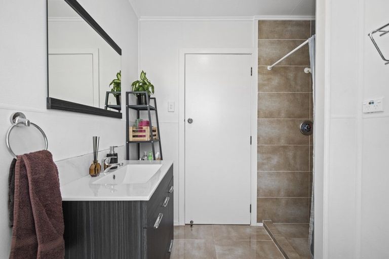 Photo of property in 14 Holland Street, Pukekohe, 2120