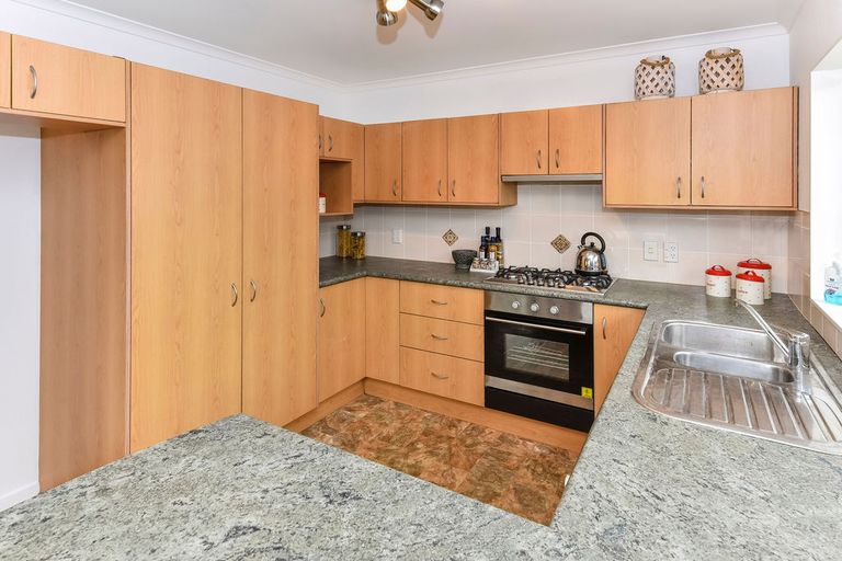 Photo of property in 31 Carisbrook Crescent, Papakura, 2110