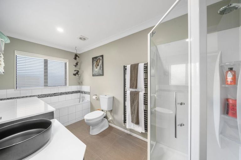 Photo of property in 27 Mauldeth Terrace, Churton Park, Wellington, 6037