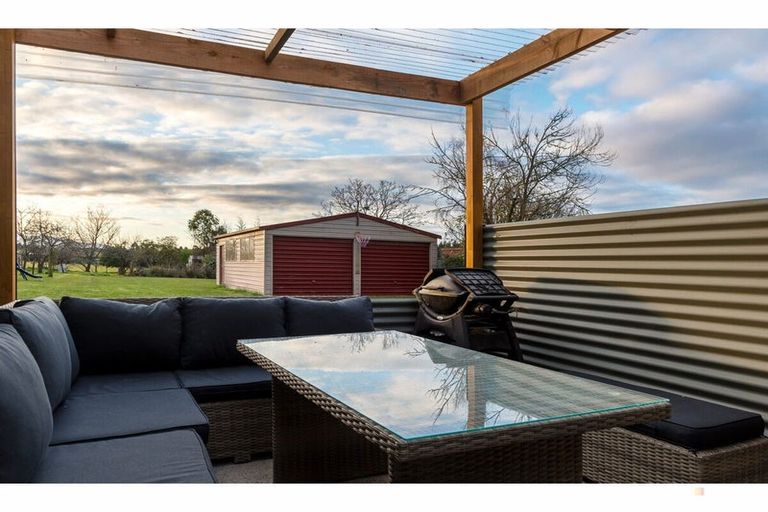 Photo of property in 58 Timaru Road, Waimate, 7924