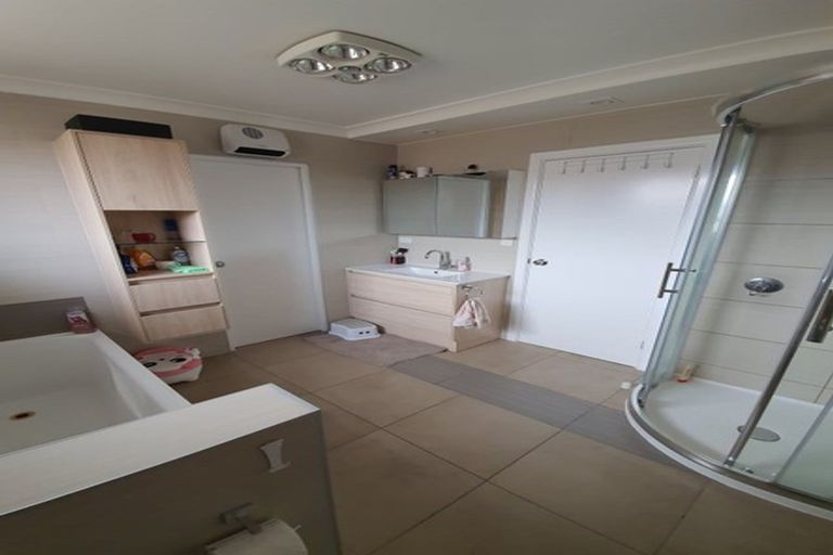 Photo of property in 28 Eglinton Street, Avondale, Christchurch, 8061