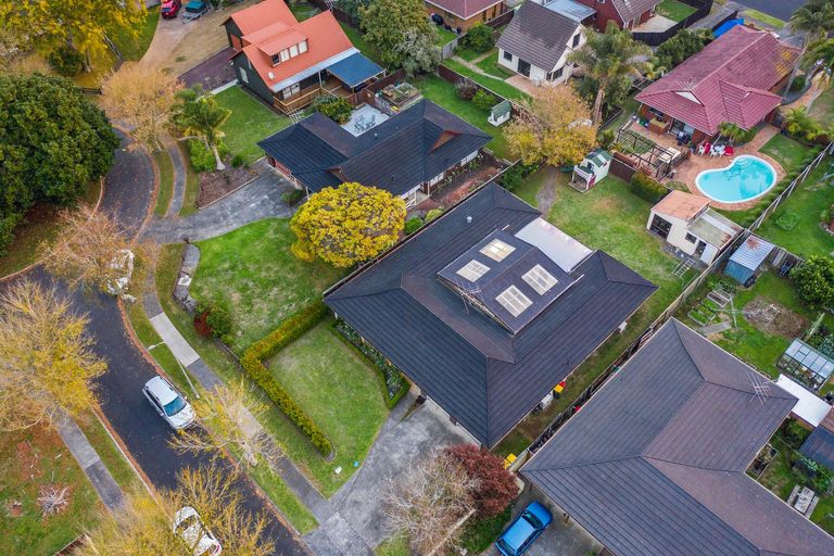 Photo of property in 7 Zenith Place, Conifer Grove, Takanini, 2112