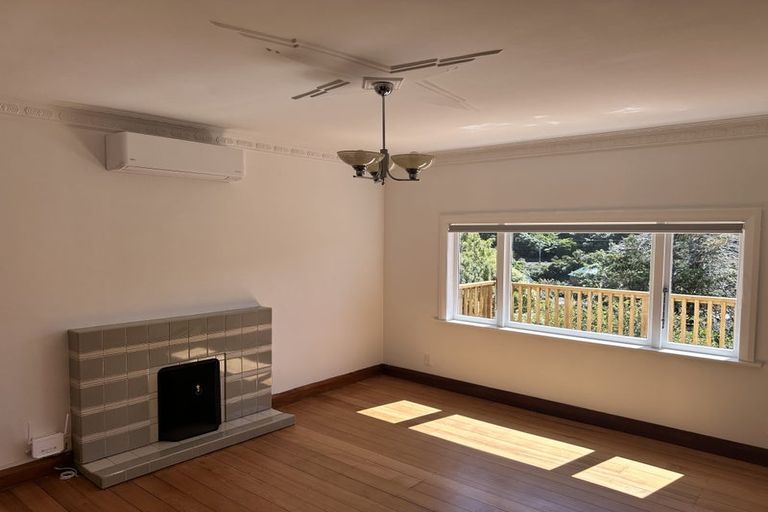 Photo of property in 8 Trelissick Crescent, Ngaio, Wellington, 6035