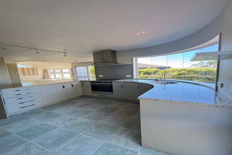 Photo of property in 1/80 Knights Road, Rothesay Bay, Auckland, 0630