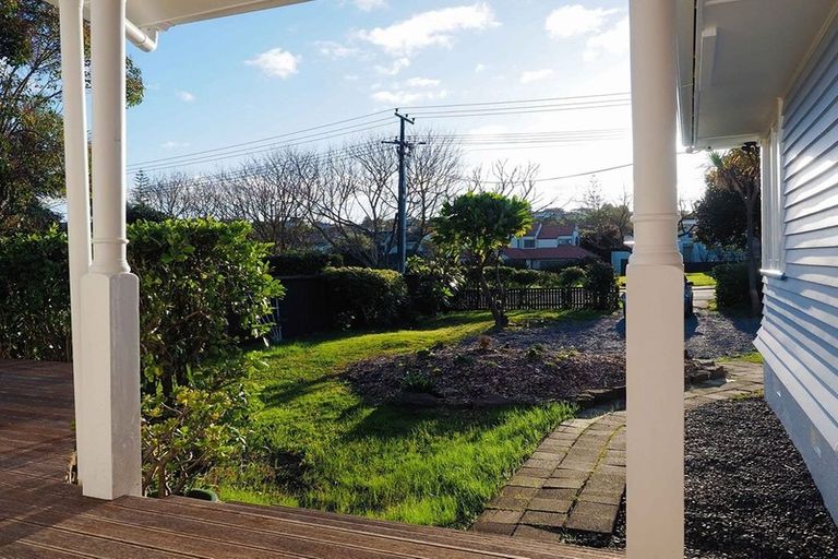 Photo of property in 56 Nile Road, Milford, Auckland, 0620