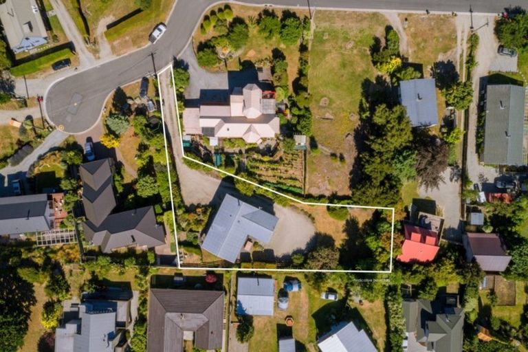 Photo of property in 4 Clematis Court, Wanaka, 9305