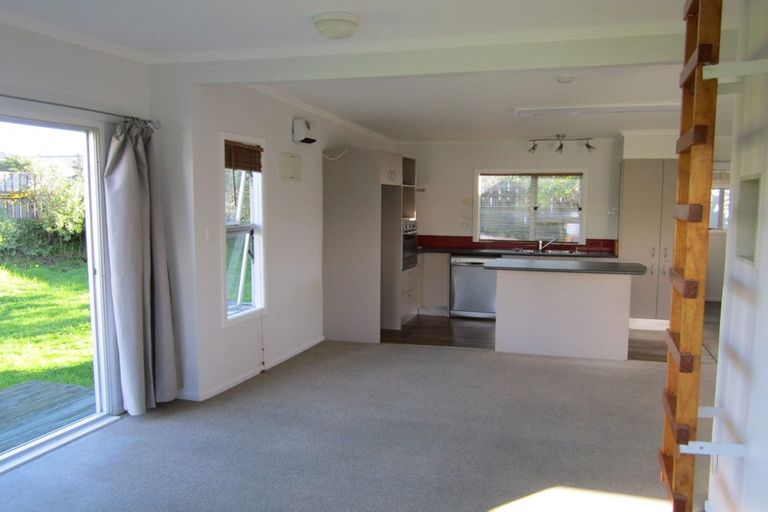 Photo of property in 89 Moana Street, Otaki Beach, Otaki, 5512