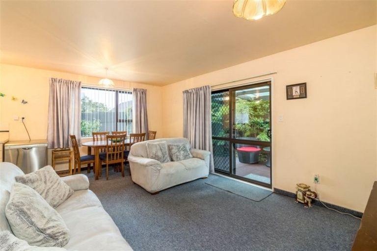 Photo of property in 3 Farm Lane, Parklands, Christchurch, 8083