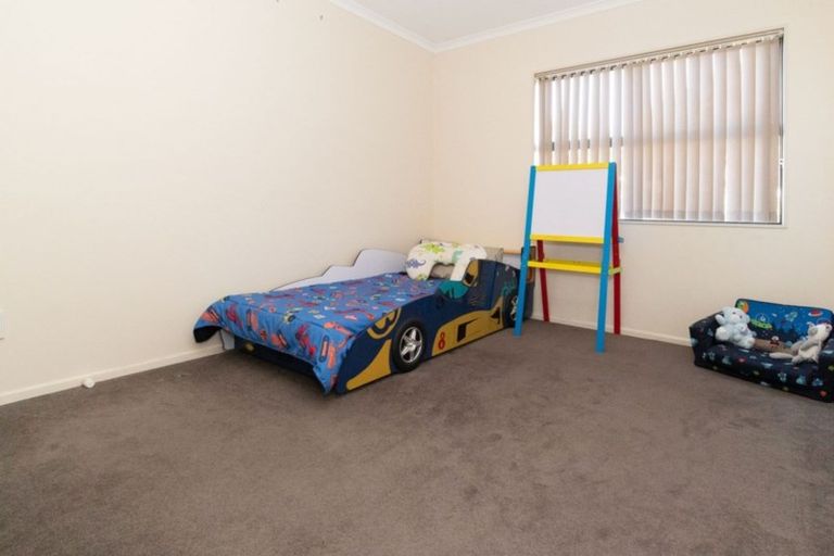Photo of property in 59a Hewlett Road, Massey, Auckland, 0614